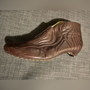 Tsubo quilted stitch brown leather booties